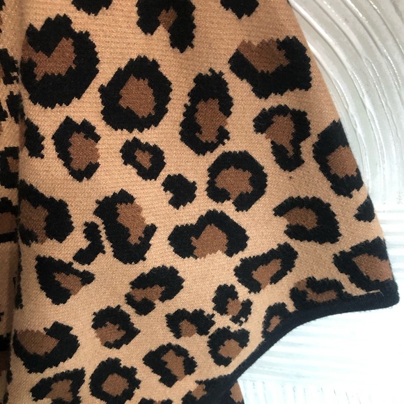 Tahari Leopard Cape. New without Tags - Picture 7 of 8